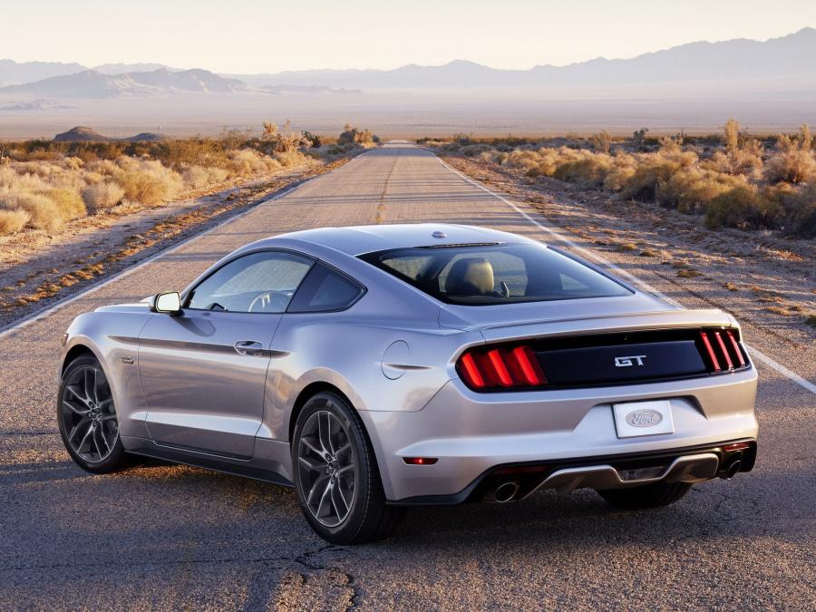 Ford Mustang GT 2015 года  (фото 3 из 93)
